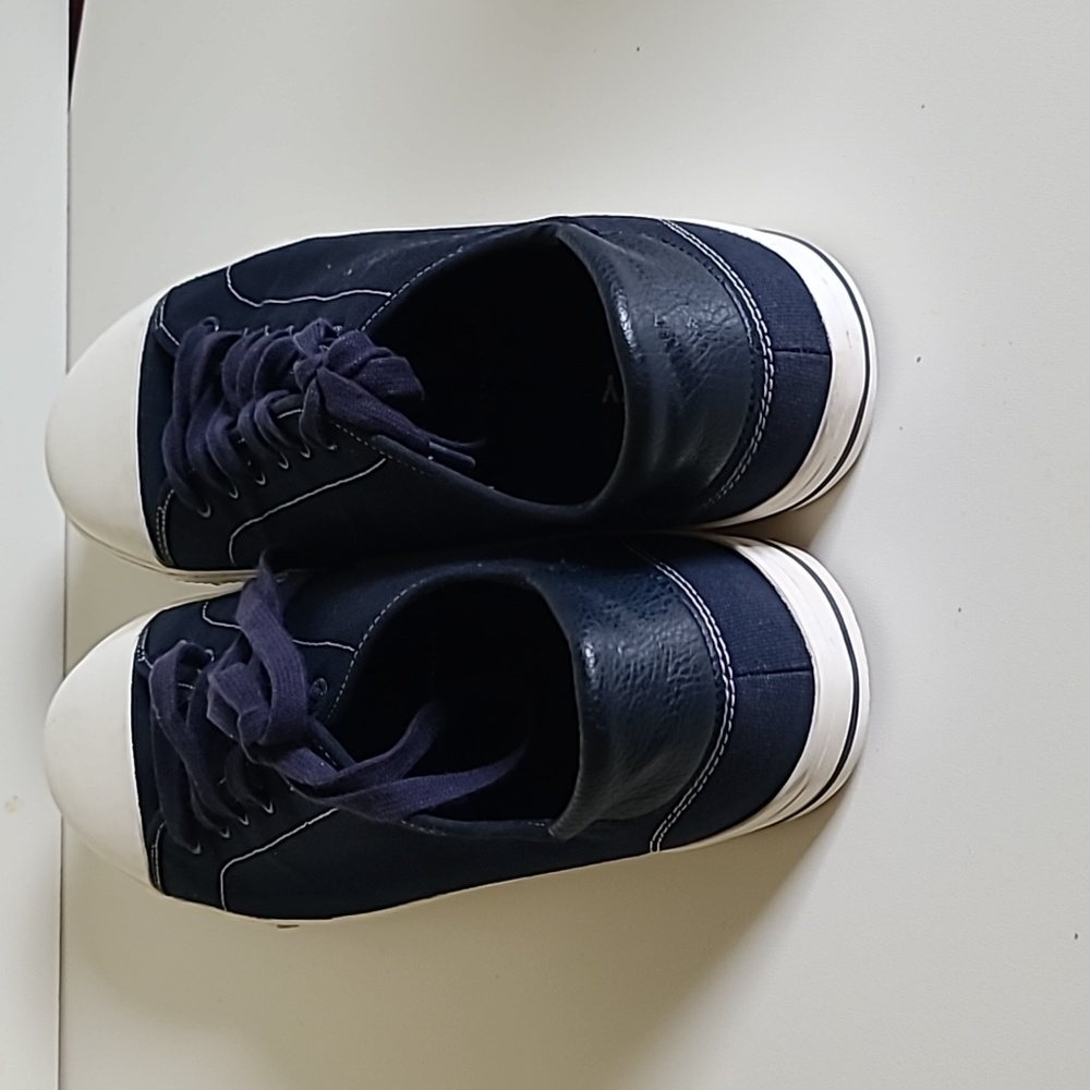 Man's Old-Navy Canvas Lace-up sneakers - Picture 4 of 9